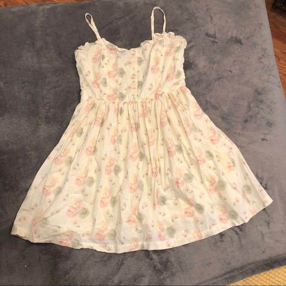 Mango Dresses & Skirts - Feminine floral sundress  MNG by Mango SIZE 8